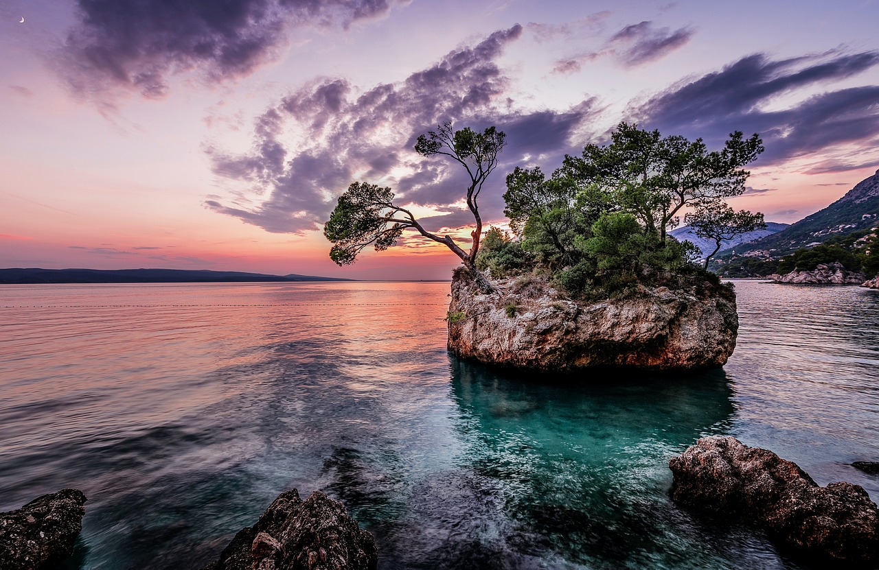 découvrez la destination de vacances idéale pour échapper à la routine quotidienne. que vous recherchiez des plages ensoleillées, des montagnes majestueuses ou des villes vibrantes, trouvez l'endroit parfait pour des souvenirs inoubliables.