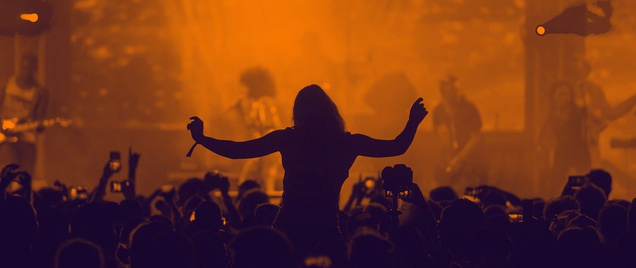 découvrez les festivals locaux qui animent votre région ! plongez dans une ambiance festive, explorez la culture, la musique et la gastronomie à travers des événements incontournables. ne manquez pas ces célébrations uniques qui rassemblent la communauté et célèbrent la diversité.