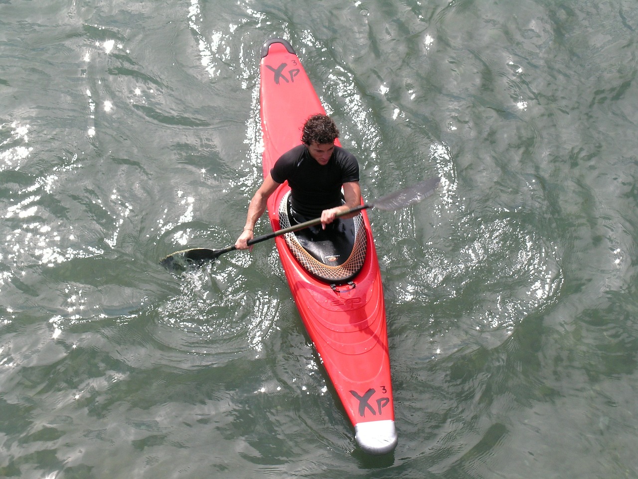 découvrez les plaisirs du canoë-kayak, une activité nautique captivante idéale pour explorer des rivières, des lacs et la nature. que vous soyez débutant ou expert, vivez des aventures inoubliables sur l'eau tout en renforçant votre lien avec l'environnement.