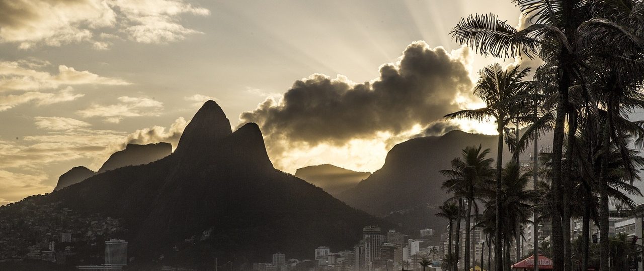 découvrez l'évasion parfaite au cœur du brésil, où la nature luxuriante, les plages paradisiaques et la culture vibrant se combinent pour une expérience inoubliable. laissez-vous séduire par des paysages époustouflants et une aventure authentique.