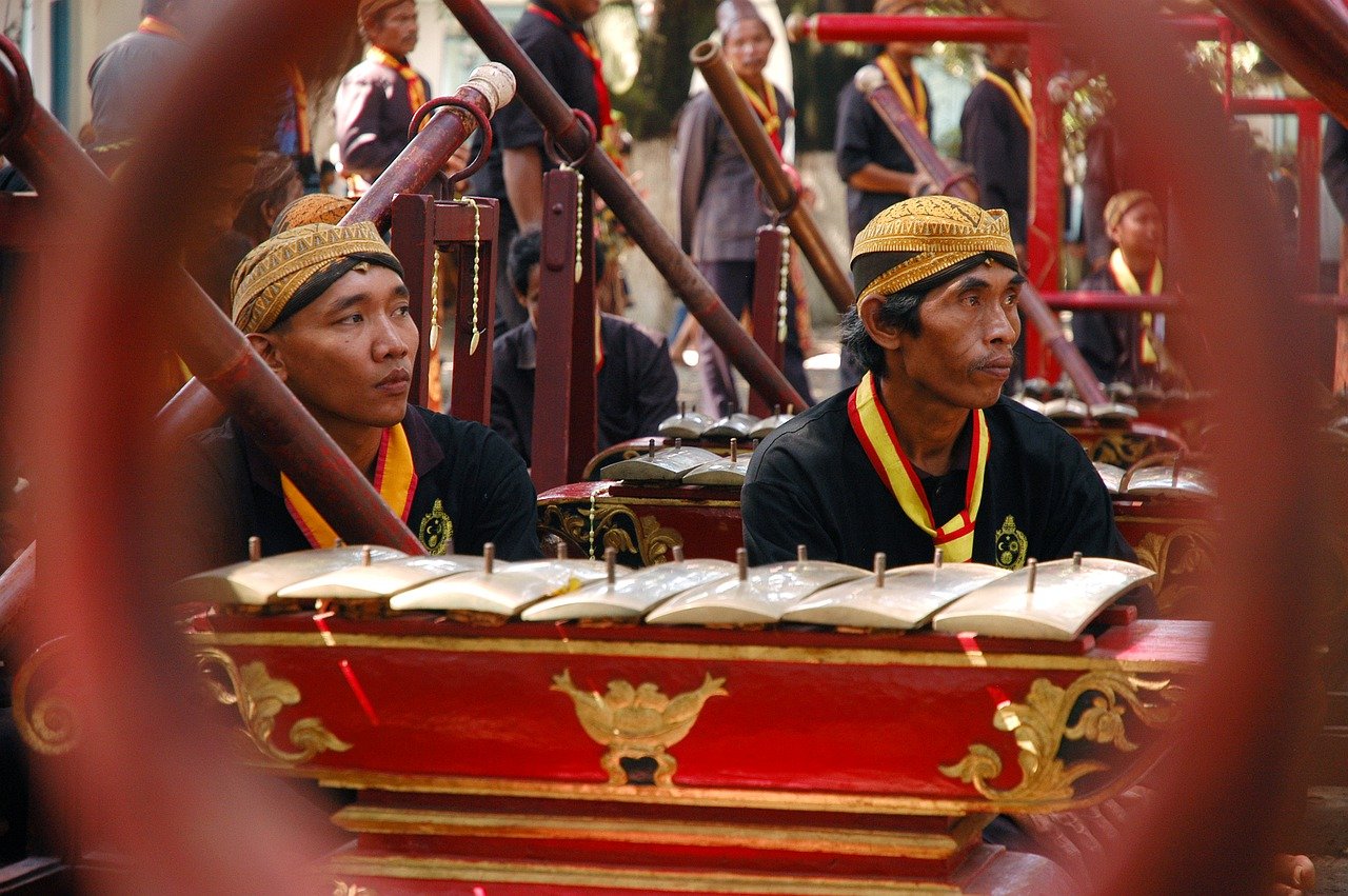 découvrez les richesses des traditions à travers le monde, un voyage fascinant au cœur des coutumes, rites et pratiques qui façonnent les cultures. explorez l'héritage des ancêtres et la diversité des coutumes qui continuent d'enrichir nos vies aujourd'hui.