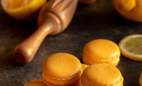 découvrez les délicieuses pâtisseries locales, préparées avec soin et passion. savourez des recettes traditionnelles et faites-vous plaisir avec des saveurs authentiques qui vous plongeront au cœur de la gastronomie régionale.