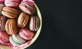 découvrez une sélection irrésistible de desserts qui raviront vos papilles. des recettes variées allant des classiques aux créations modernes, parfaites pour toutes les occasions. réveillez votre créativité en cuisine avec nos conseils gourmands et faciles à suivre.