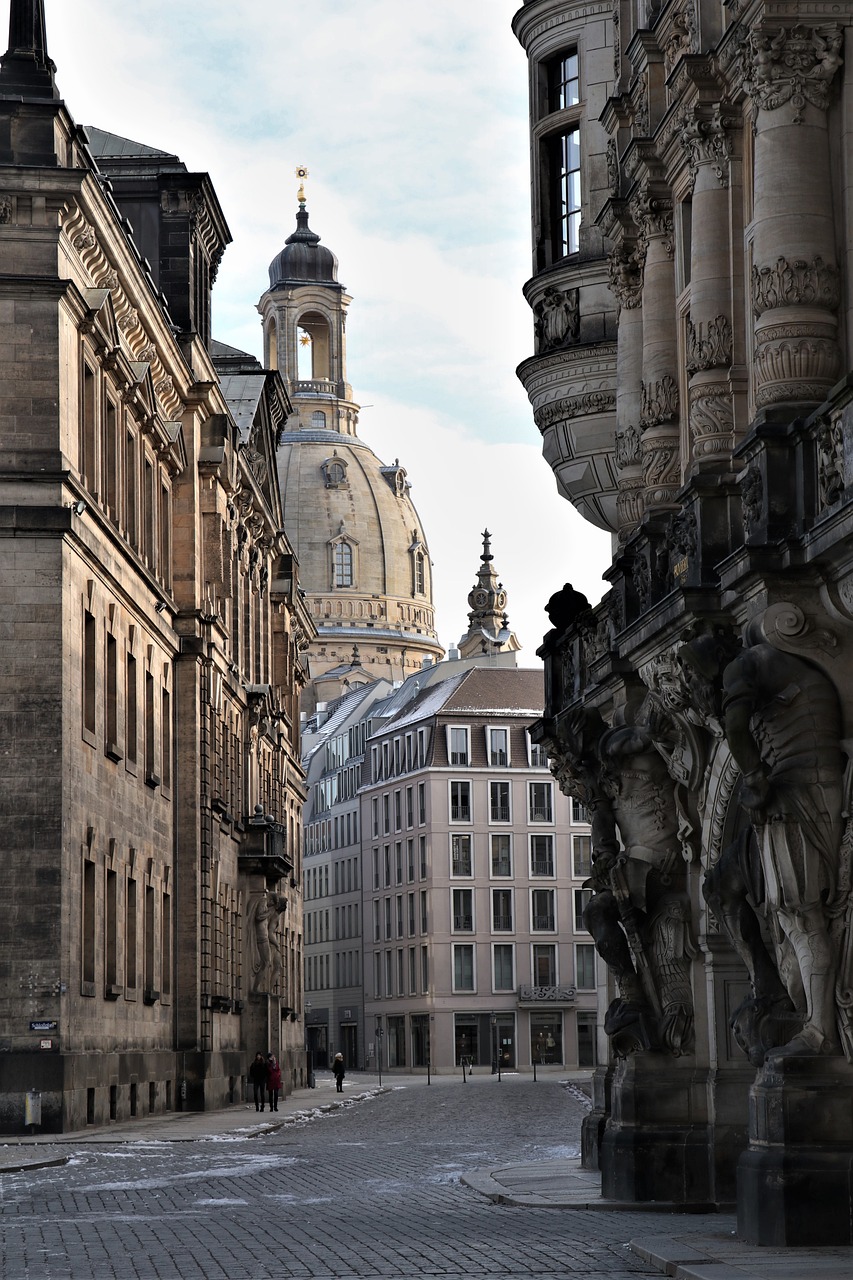 découvrez les destinations de voyage historiques qui plongent dans le passé fascinant de notre monde. explorez des sites emblématiques, des monuments anciens et des cultures riches qui vous transporteront à travers les âges.