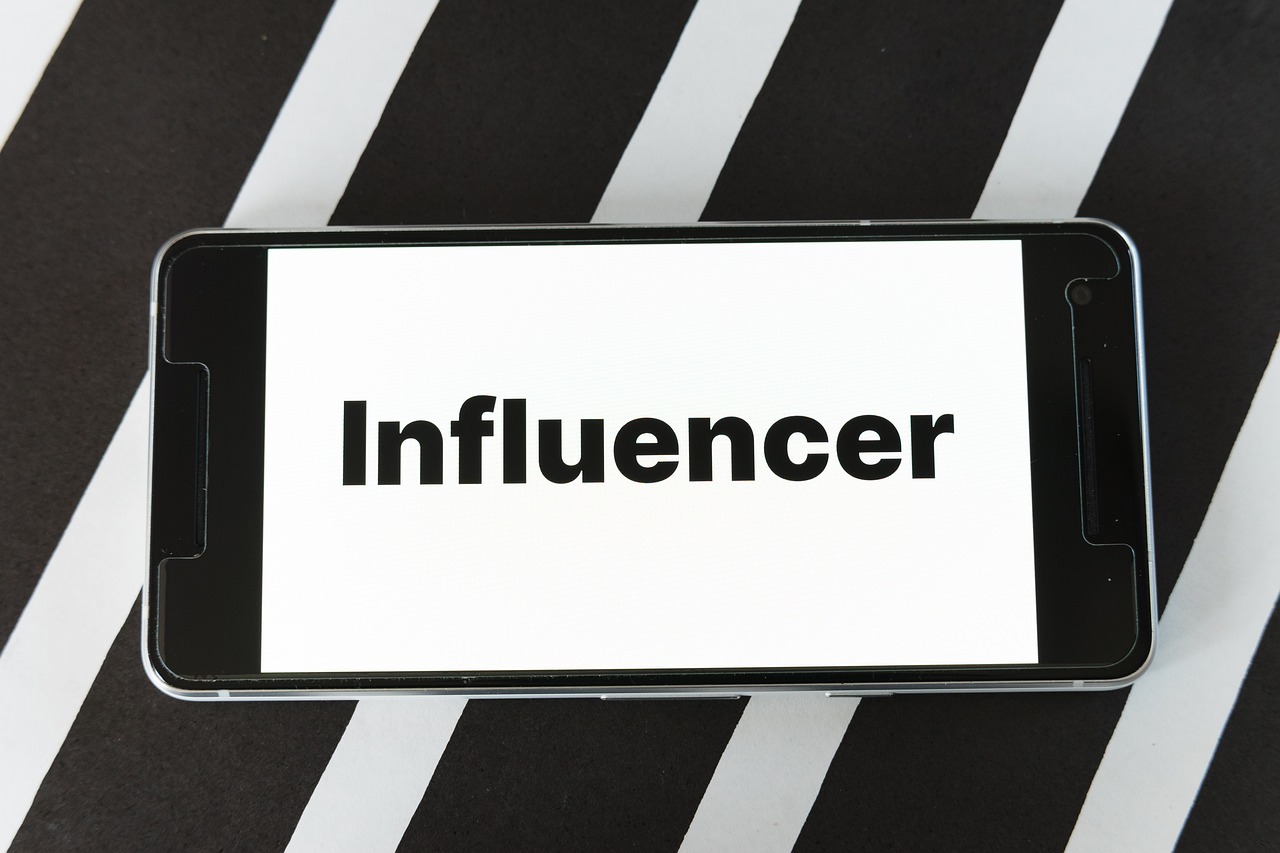 découvrez le pouvoir du marketing d'influence pour booster votre marque. apprenez comment collaborer avec des influenceurs pour atteindre vos objectifs marketing et toucher de nouveaux publics grâce à des stratégies personnalisées et des campagnes authentiques.