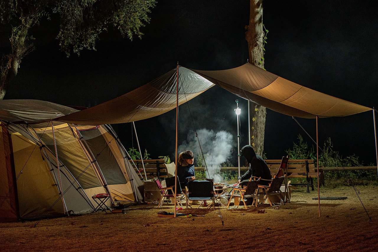 découvrez l'univers du camping : une expérience inoubliable au cœur de la nature. profitez de moments de détente, d'aventures en plein air et de rencontres authentiques en optant pour une escapade en camping. que vous soyez amateur de tentes, caravanes ou voyages en camping-car, préparez-vous à vivre des souvenirs mémorables en famille ou entre amis.