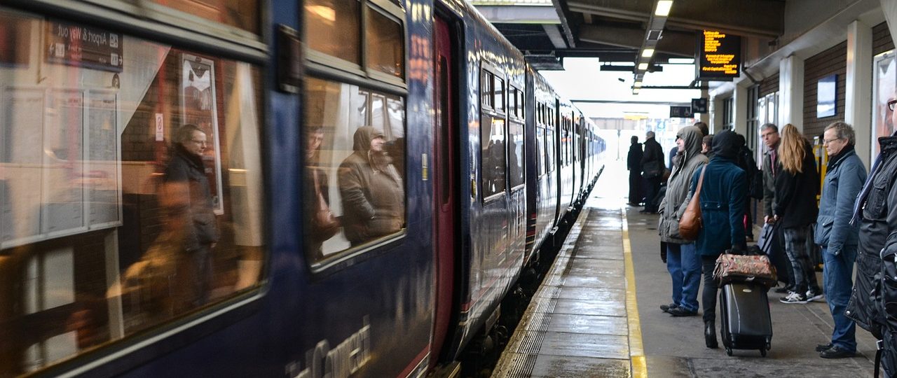 découvrez les joies du voyage en train : confort, paysages à couper le souffle et une expérience unique à chaque trajet. que vous partiez pour une escapade d'un week-end ou un voyage à travers le pays, le train vous offre une manière écologique et relaxante de voyager. embarquez pour l'aventure !