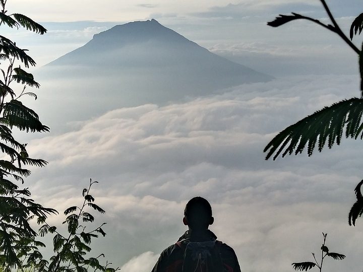 découvrez les joies du voyage en solo : une aventure enrichissante qui vous permet de vous échanger à vous-même, d'explorer de nouveaux horizons et de rencontrer des personnes inspirantes. que vous recherchiez la sérénité d'une retraite paisible ou l'excitation d'une ville animée, le voyage en solo offre une liberté inégalée pour créer des souvenirs inoubliables.