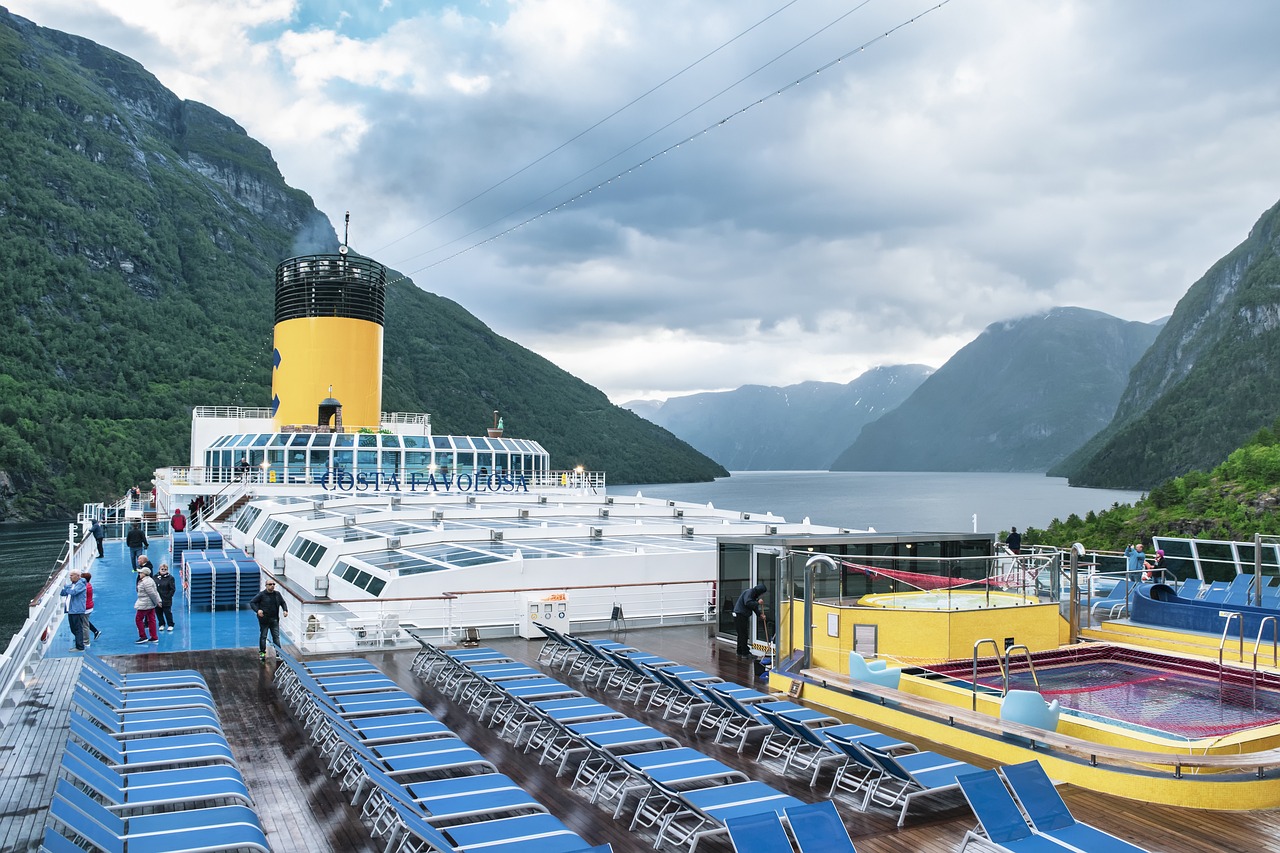 découvrez l'univers fascinant des croisières, où chaque voyage vous offre des paysages à couper le souffle, des activités variées et des expériences inoubliables en mer. explorez des destinations exotiques tout en profitant du confort d'un navire luxueux. réservez dès maintenant votre croisière de rêve !