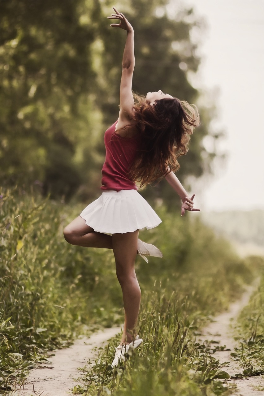 découvrez l'univers envoûtant des danses rituelles, un art ancien qui célèbre les traditions culturelles et spirituelles à travers des mouvements fascinants et des rythmes envoûtants. plongez dans l'harmonie entre le corps et l'esprit, et explorez la signification profonde de ces performances uniques.