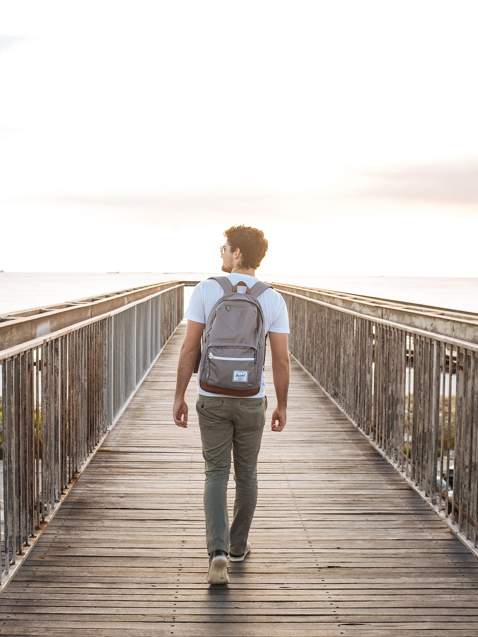 découvrez les erreurs courantes à éviter lors de vos voyages en solo. apprenez à planifier efficacement, à sécuriser vos biens et à maximiser votre expérience de voyage, tout en naviguant dans les défis du voyage en solo.