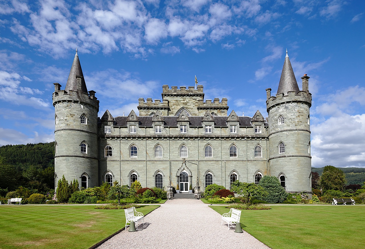 découvrez l'univers fascinant des châteaux, véritables témoins de l'histoire et de l'architecture. explorez des sites majestueux, plongez dans des récits médiévaux et laissez-vous envoûter par la beauté des paysages environnants.