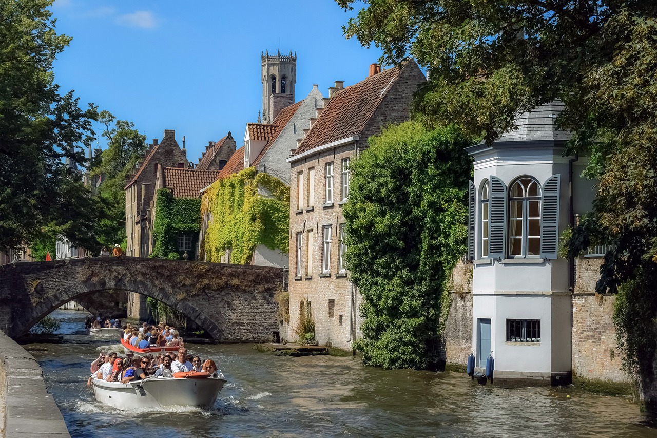 découvrez les villes romantiques idéales pour une escapade inoubliable en amoureux. explorez des ruelles charmantes, des restaurants intimes et des paysages enchanteurs qui créent une atmosphère parfaite pour vos moments de passion.