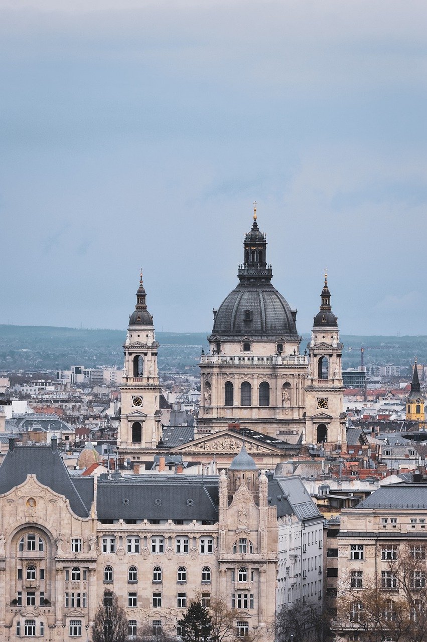 découvrez l'essence des voyages culturels avec des expériences immersives qui enrichissent votre esprit. explorez des destinations uniques, rencontrez des locaux, et plongez dans les traditions et l'histoire fascinantes qui font la richesse de chaque culture.