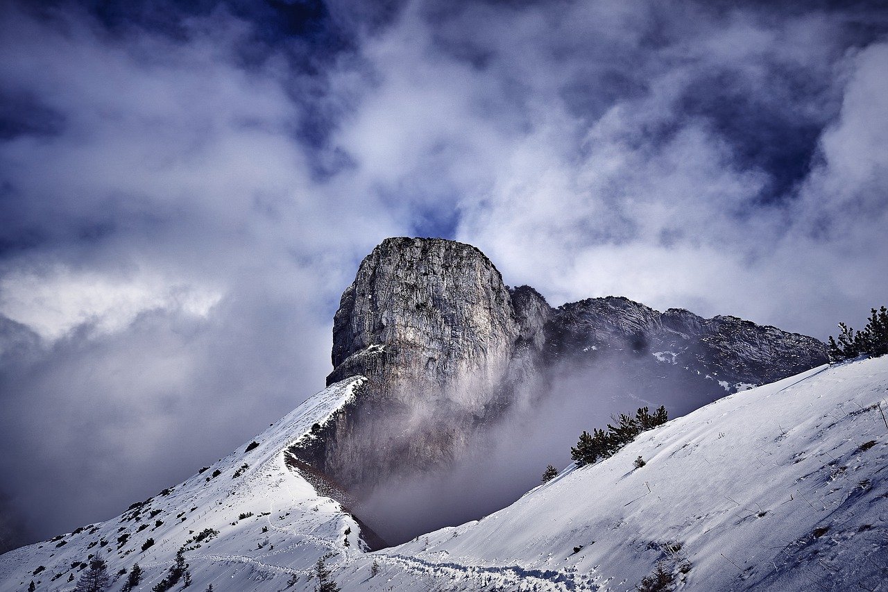 découvrez des randonnées mythiques à travers des paysages à couper le souffle et des sentiers légendaires. explorez des destinations emblématiques et plongez dans des histoires fascinantes lors de vos aventures en plein air.