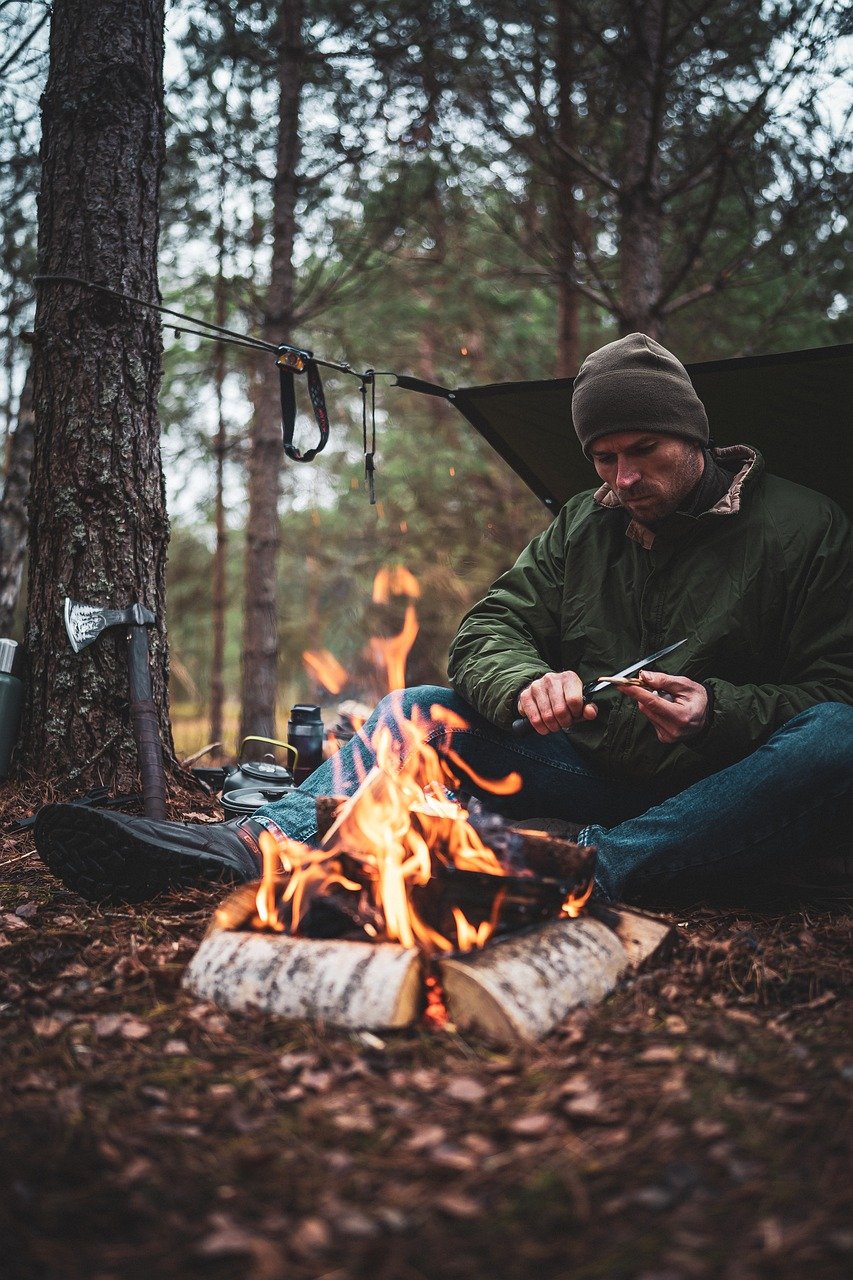 découvrez l'art de la survie avec nos conseils pratiques, techniques essentielles et astuces infaillibles pour affronter la nature. que vous soyez un aventurier expérimenté ou un novice, notre guide complet sur le survivalisme vous préparera à toutes les situations.