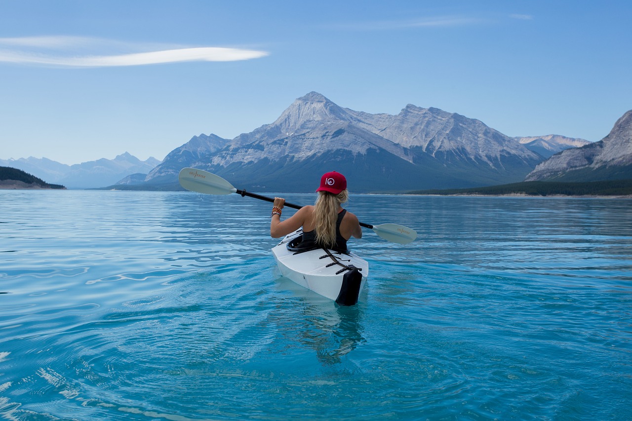 découvrez l'excitation des sports d'aventure ! partez à l'assaut des montagnes, explorez des rivières tumultueuses et vivez des sensations fortes à travers des activités comme le parachutisme, l'escalade et le rafting. préparez-vous à repousser vos limites et à vivre des émotions inoubliables en pleine nature.