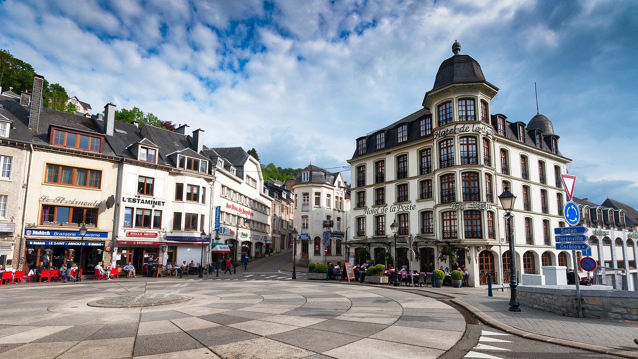 découvrez les ardennes, une région naturelle riche en paysages verdoyants, forêts épaisses et charmants villages. parfaite pour les randonnées, le vélo et l'exploration, les ardennes vous promettent une aventure inoubliable au coeur de la nature.