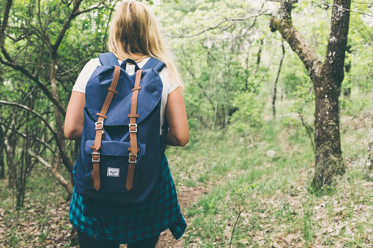 découvrez comment préparer votre backpack pour vos aventures en plein air. nos conseils pratiques vous aideront à choisir l'équipement essentiel, organiser votre sac efficacement et voyager en toute sérénité.