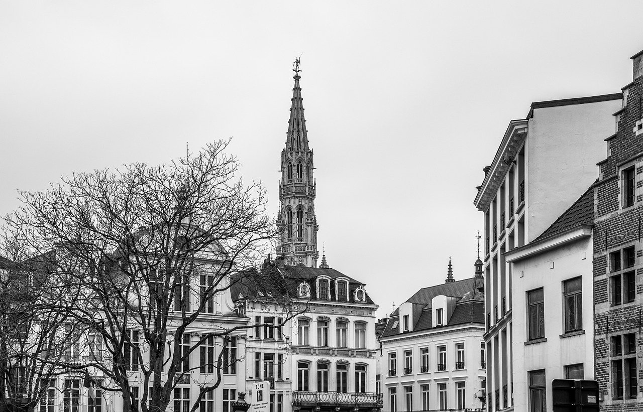 découvrez les capitales du monde : un voyage fascinant à travers les villes emblématiques, leur culture, leur histoire et leurs paysages uniques. parfait pour les passionnés de géographie et les voyageurs en quête d'inspiration.