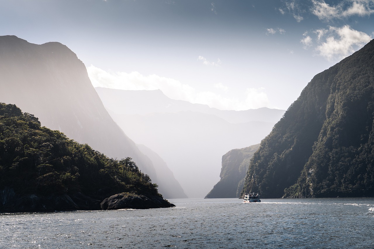 découvrez des croisières inoubliables à travers les destinations les plus pittoresques du monde. embarquez pour une aventure unique, alliant détente, exploration et moments culinaires exquis à bord de nos navires de luxe.