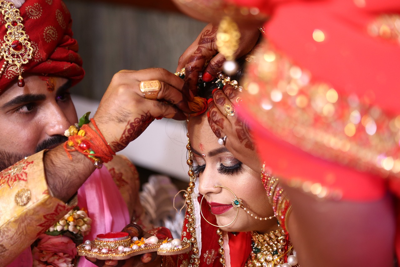 découvrez les richesses des traditions culturelles à travers le monde. explorez les coutumes, les rituels et les festivals qui façonnent l'identité des peuples et célèbrent leur patrimoine. plongez dans un voyage fascinant au cœur des traditions qui mêlent histoire, art et diversité.