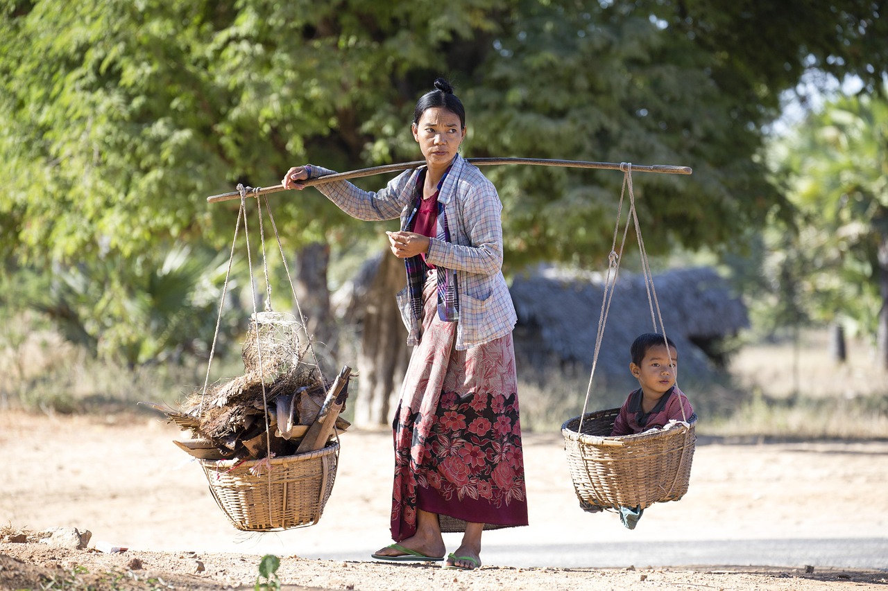 découvrez la richesse des traditions culturelles à travers le monde. explorez les coutumes uniques, les festivals colorés et les pratiques ancestrales qui façonnent l'identité des peuples. plongez dans un voyage fascinant au cœur de la diversité culturelle.