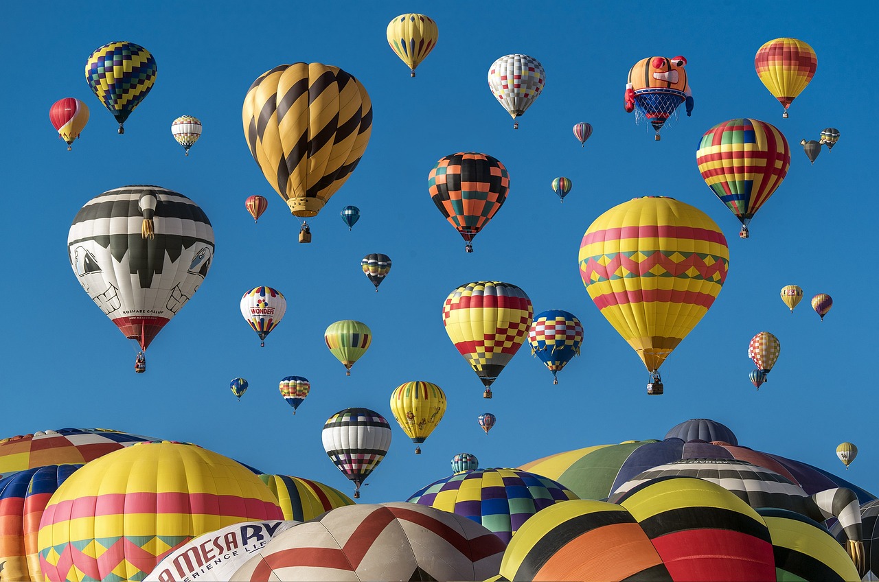 découvrez les nombreux festivals à travers la france, célébrant la musique, l'art, la gastronomie et la culture. vivez des expériences inoubliables en participant à ces événements festifs qui animent les villes et les villages tout au long de l'année.