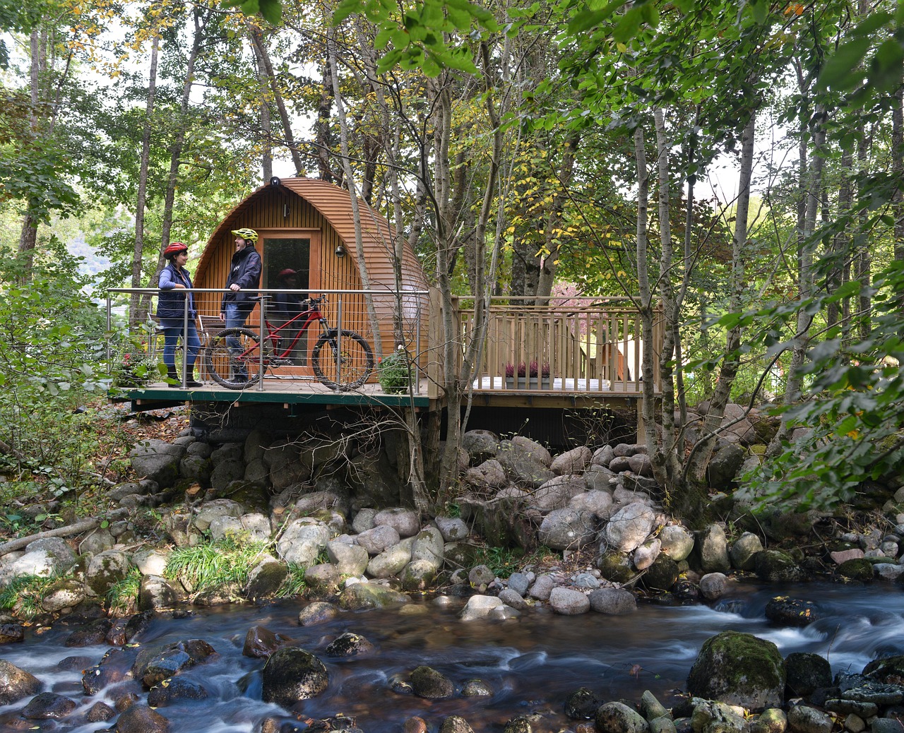 découvrez le glamping, une expérience unique qui allie le confort du luxe à la beauté de la nature. profitez d'un hébergement élégant en plein air, avec toutes les commodités nécessaires pour un séjour inoubliable en harmonie avec l'environnement.