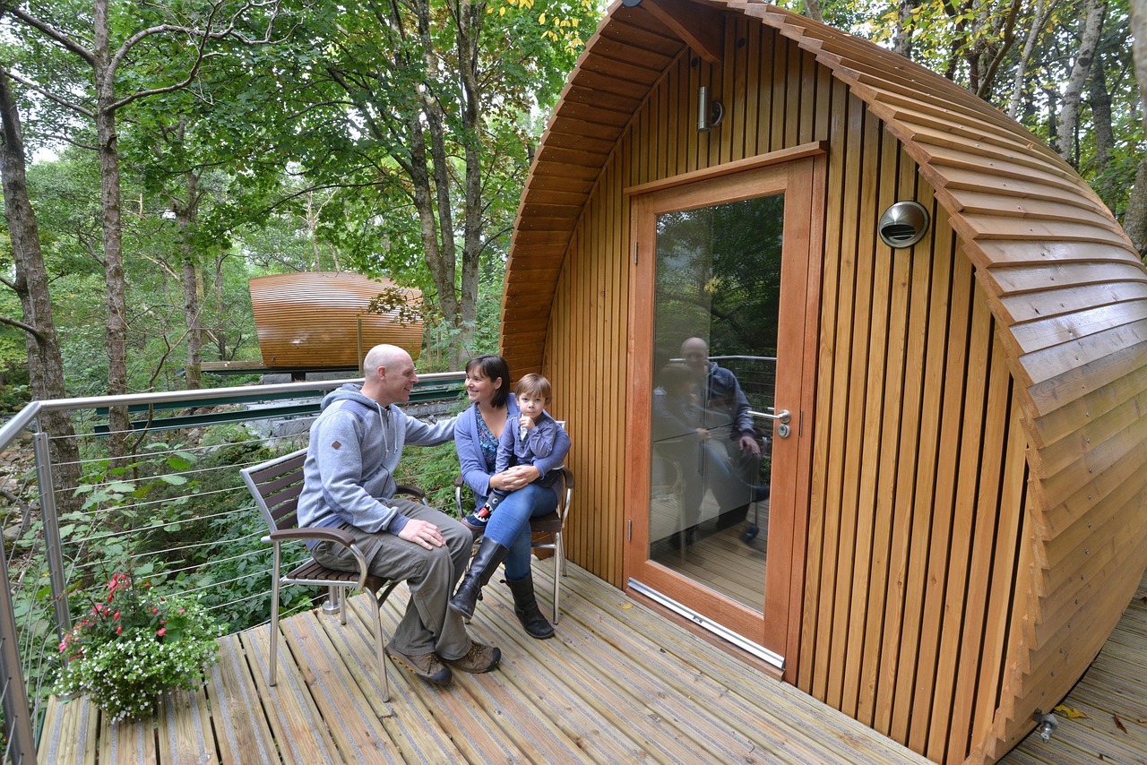 découvrez l'expérience unique du glamping, où le camping traditionnel rencontre le confort moderne. profitez de la nature sans renoncer au luxe, avec des hébergements élégants en pleine nature, des activités en plein air et une ambiance relaxante. vivez des moments inoubliables dans des destinations idylliques!