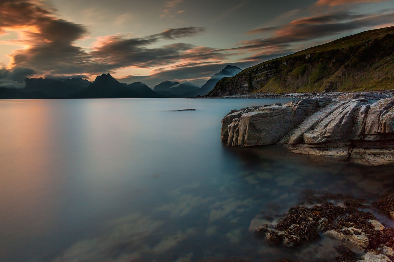 découvrez les magnifiques lacs, véritables joyaux de la nature, où se mêlent sérénité et activités de plein air. profitez des paysages époustouflants, de la pêche, de la baignade et des randonnées autour de ces étendues d'eau captivantes.