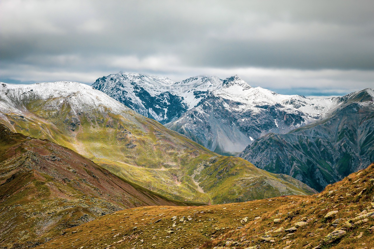 découvrez des randonnées mythiques à travers des paysages enchanteurs et des sentiers légendaires. plongez dans l'aventure et explorez des lieux empreints de magie et de mystère, parfaits pour les passionnés de nature et d'évasion.