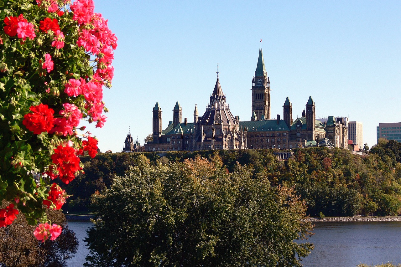 découvrez ottawa, la capitale du canada, riche en histoire et en culture. explorez ses musées, ses parcs et ses monuments emblématiques, ainsi que sa scène culinaire dynamique. parfait pour un séjour inoubliable au cœur du pays.