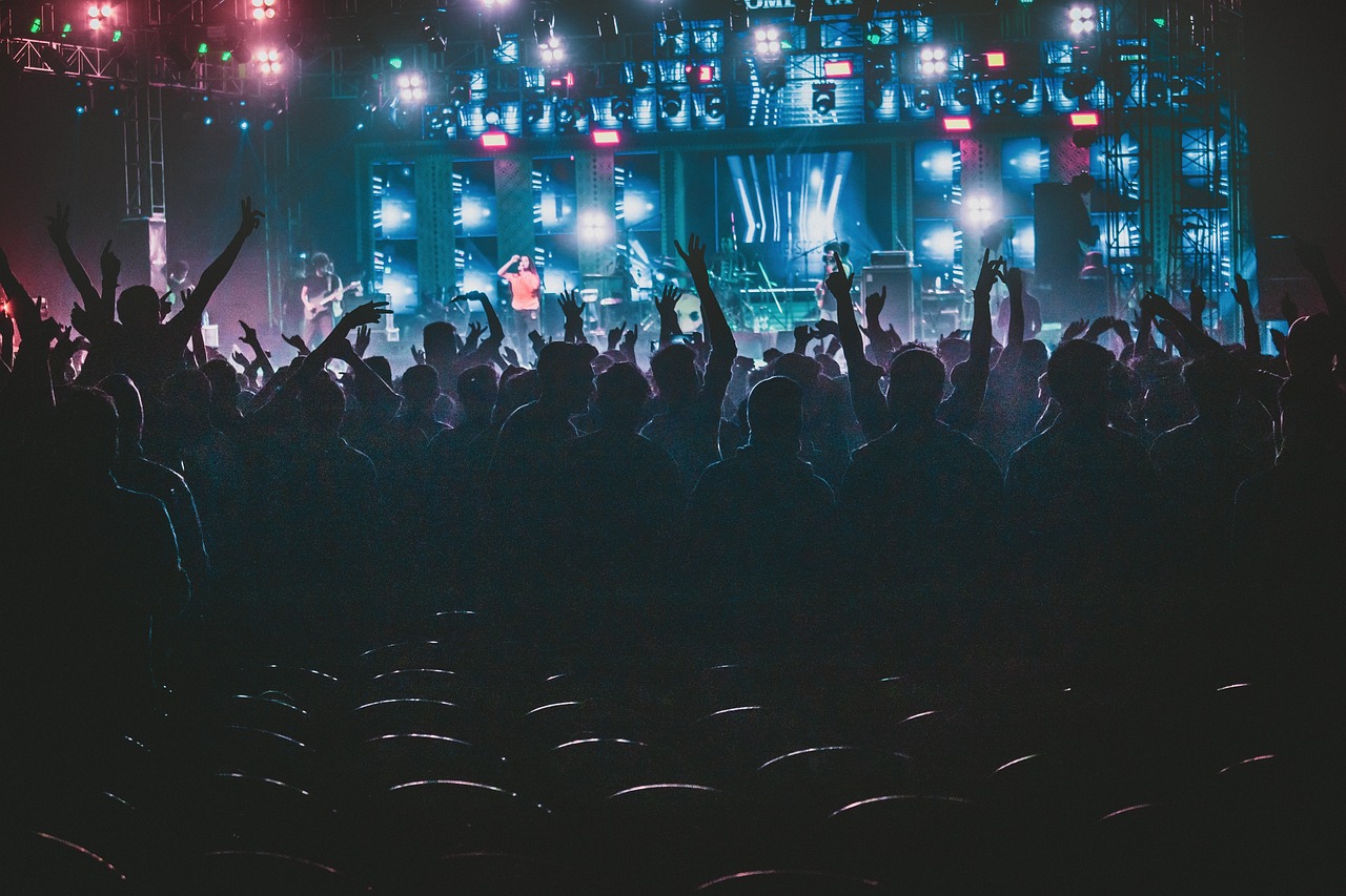 découvrez les festivals en plein air qui animent la scène culturelle, musicale et gastronomique. rejoignez-nous pour des événements inoubliables au cœur de la nature, avec des artistes talentueux, des activités variées et une ambiance festive. ne manquez pas l'expérience unique des festivals en plein air cet été !