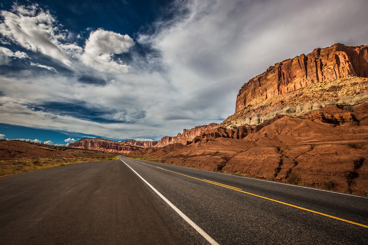 découvrez l'aventure ultime avec notre guide sur le road trip ! préparez-vous à explorer des paysages époustouflants, à vivre des expériences inoubliables et à créer des souvenirs qui dureront toute une vie. partez sur les routes moins empruntées et laissez-vous inspirer par la liberté de voyager !