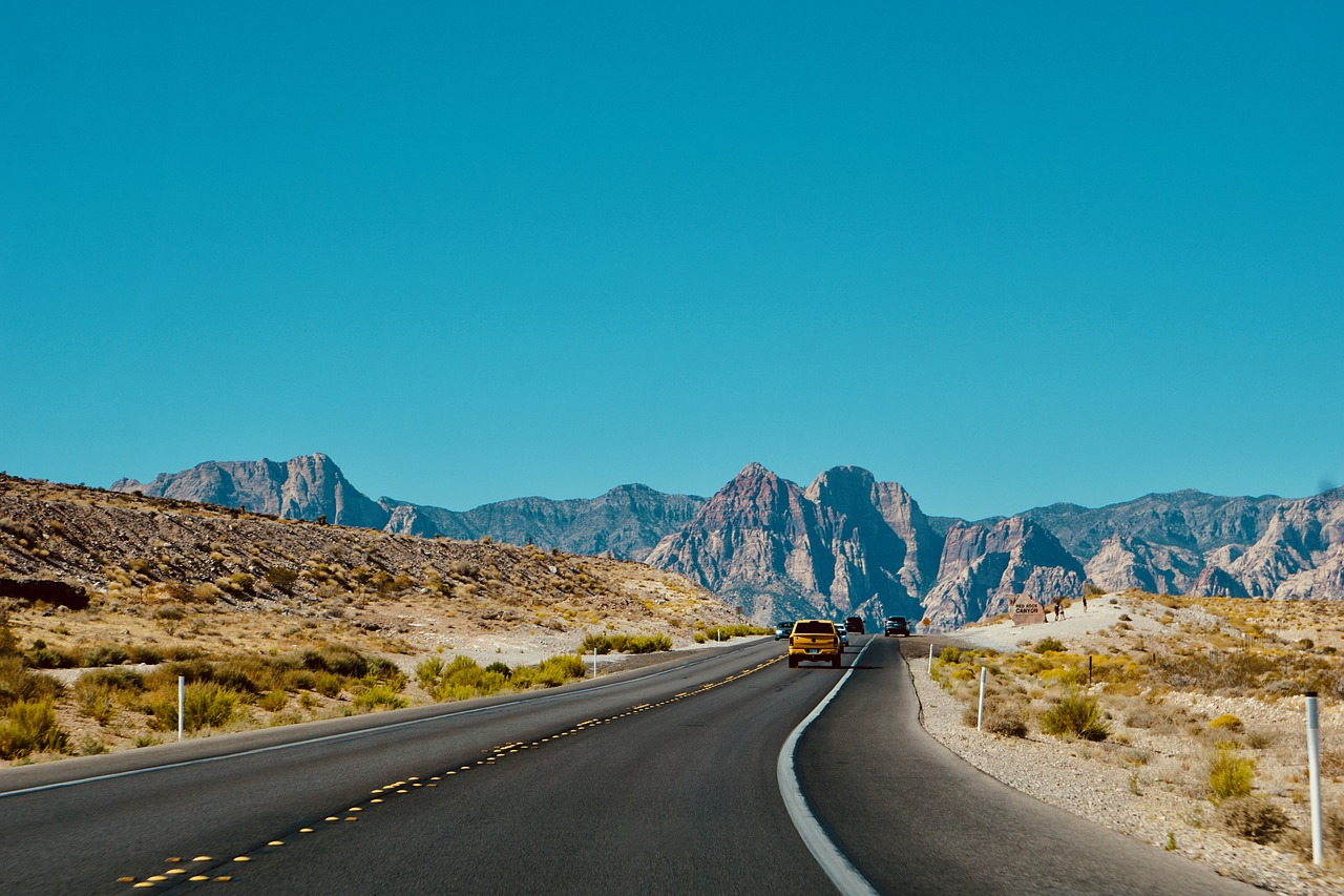 découvrez tous les conseils essentiels pour préparer un road trip inoubliable. de la planification de l'itinéraire aux indispensables à emporter, apprenez à organiser vos aventures sur la route pour maximiser le plaisir et la découverte.