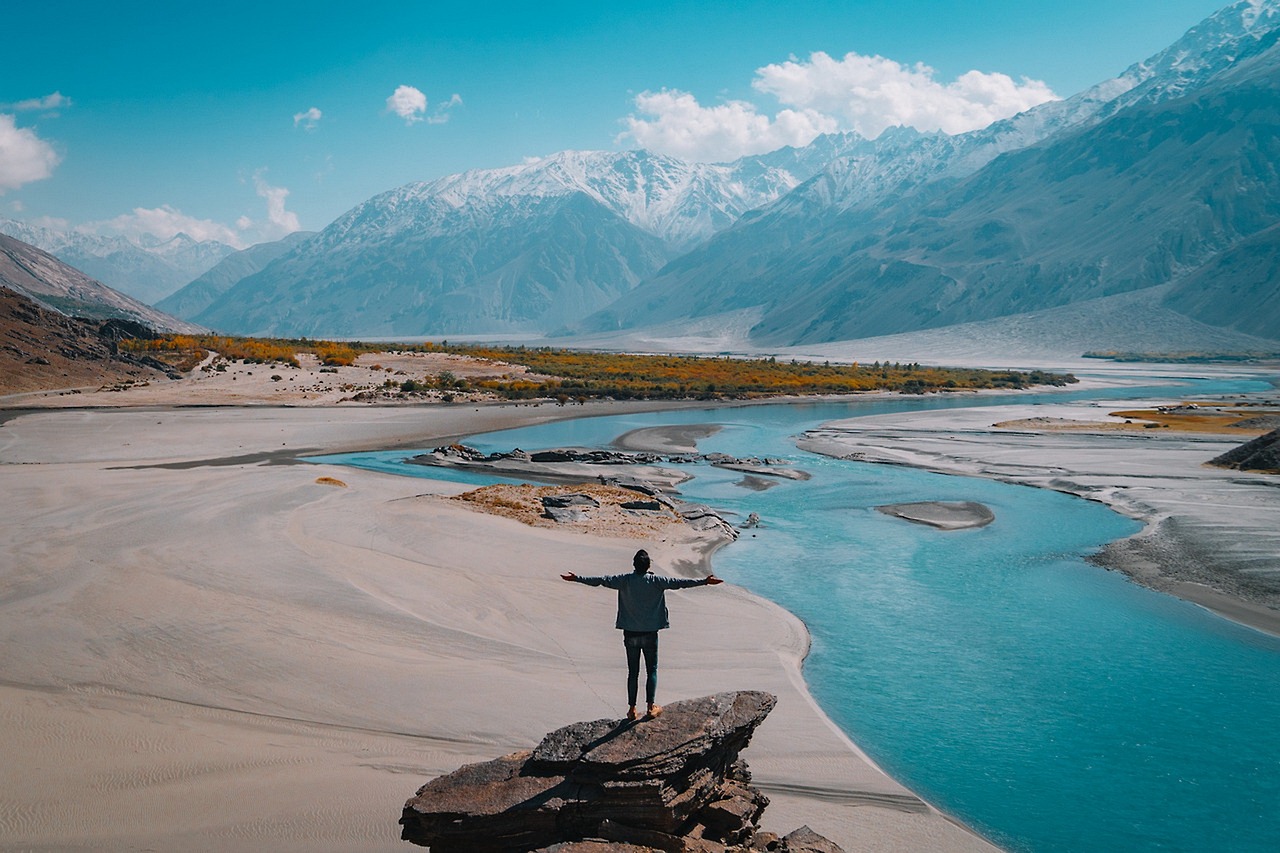 découvrez nos itinéraires de voyage soigneusement élaborés pour explorer le monde. que vous planifiez une escapade d'un week-end ou une aventure de plusieurs semaines, trouvez des conseils, des recommandations d'itinéraires et des astuces pour profiter au maximum de votre expérience de voyage.