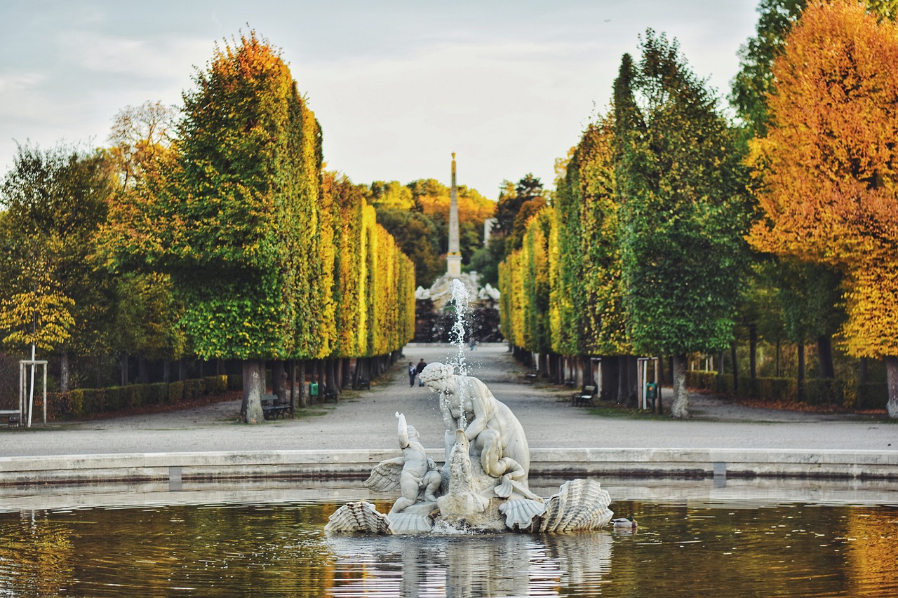 découvrez vienne, la capitale autrichienne alliant histoire, culture et modernité. explorez ses palais majestueux, ses musées d'art renommés et savourez une délicieuse cuisine locale tout en vous imprégnant de l'élégance de cette ville au riche patrimoine.