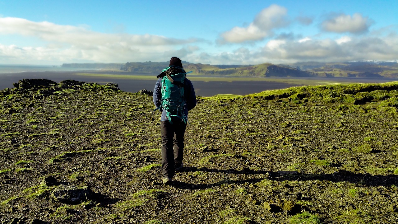 découvrez des conseils et des pratiques pour une randonnée durable, respectueuse de l'environnement, qui vous permettra d'explorer la nature tout en préservant sa beauté pour les générations futures.