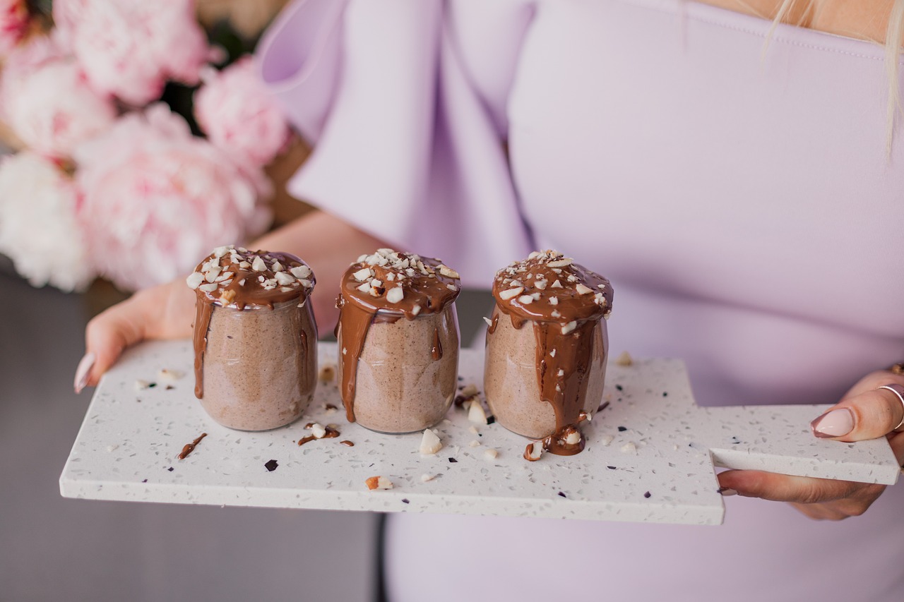 découvrez le monde irrésistible du chocolat, ses saveurs exquises et ses bienfaits. apprenez tout sur les différentes variétés, recettes délicieuses et l'art de la dégustation. plongez dans l'univers sucré et savoureux du chocolat !