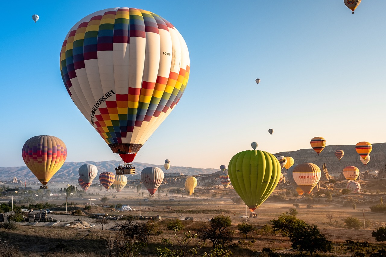 découvrez le tourisme d'aventure, une expérience unique qui vous plonge au cœur de paysages fascinants et vous permet de vivre des émotions intenses à travers des activités palpitantes comme la randonnée, le rafting ou l'escalade.