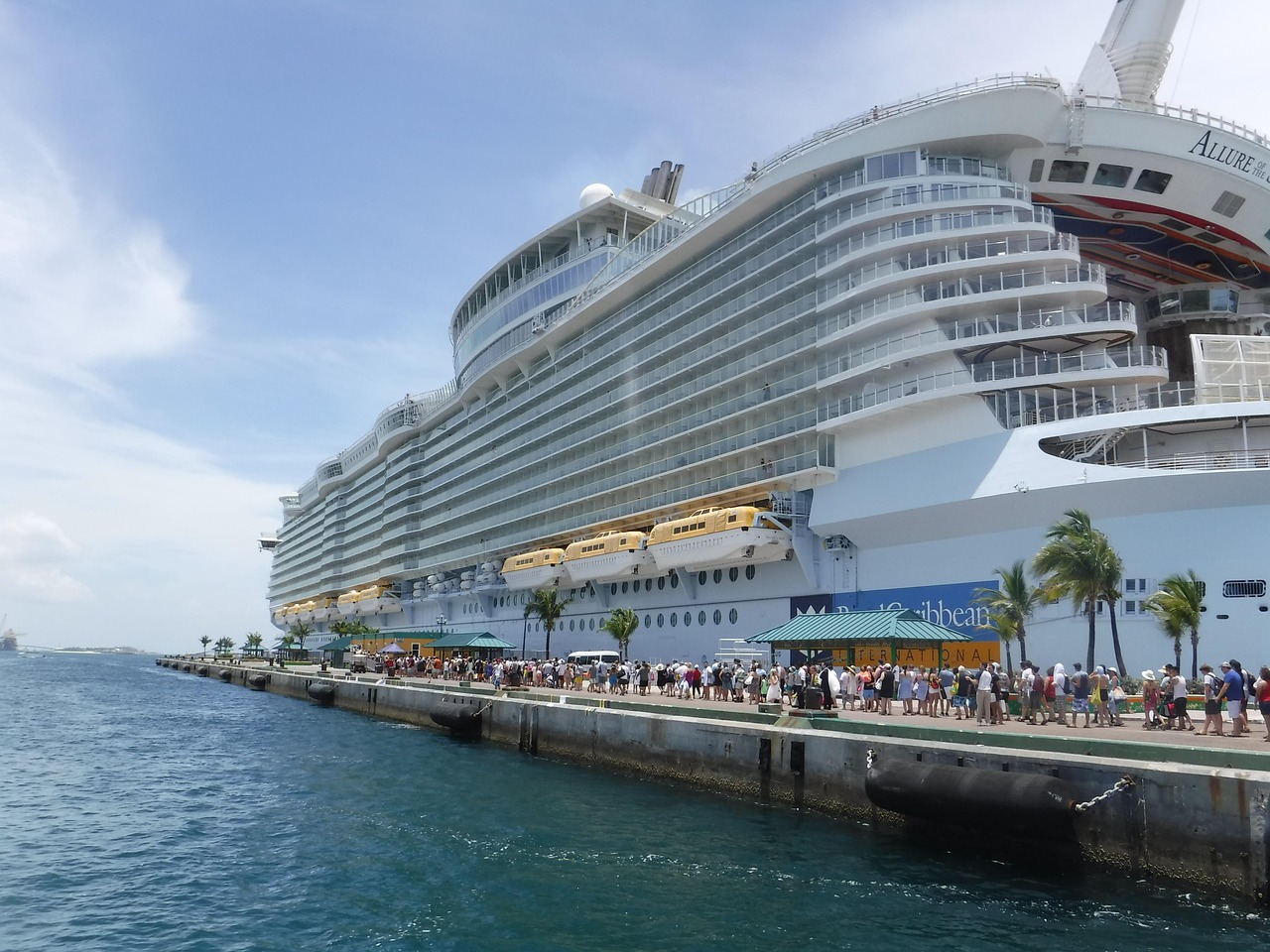 découvrez les meilleures croisières des caraïbes ! partez à l'aventure à bord de navires luxueux, explorez des îles paradisiaques, et vivez des expériences inoubliables en famille ou entre amis. réservez dès maintenant pour des vacances inoubliables au soleil !