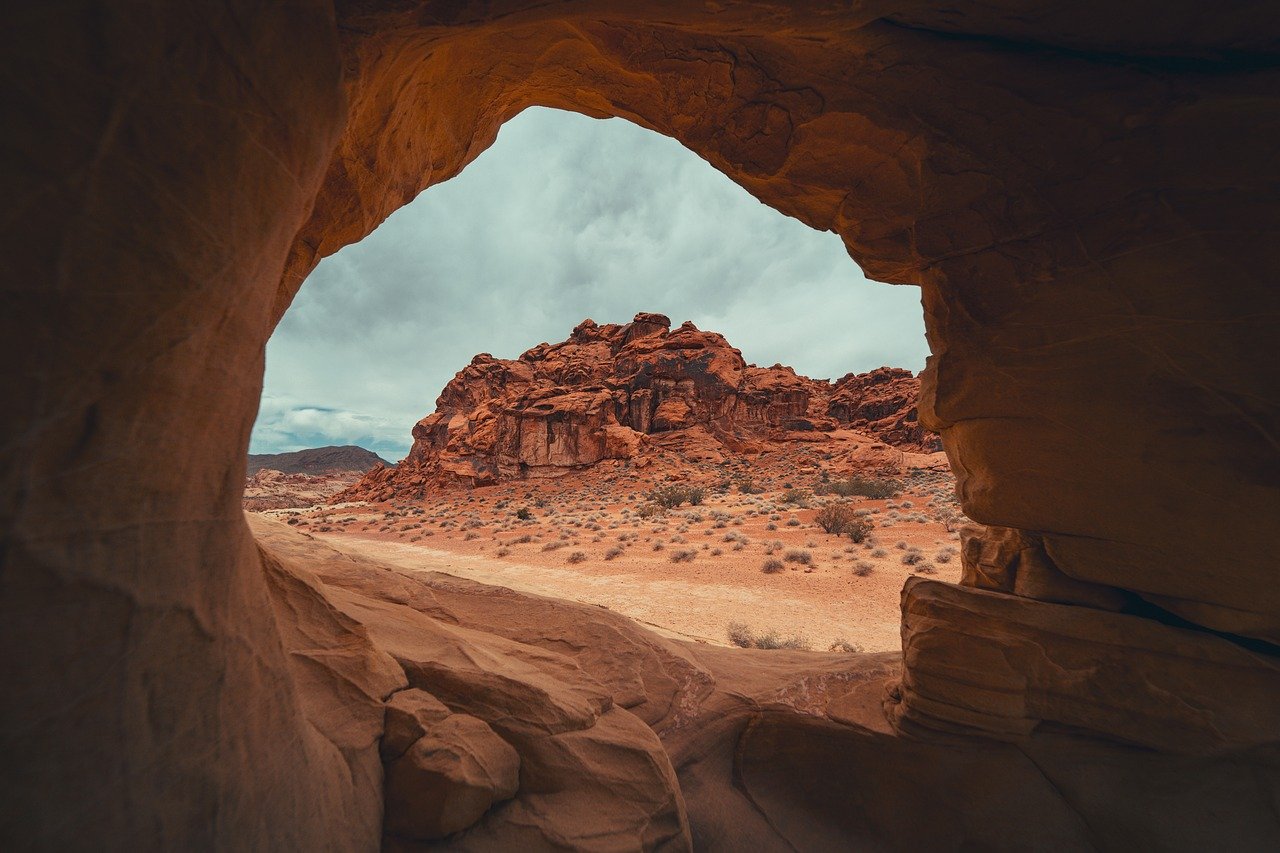 découvrez l'aventure passionnante du caving, une exploration souterraine fascinante qui vous plonge dans des paysages incroyables. que vous soyez débutant ou passionné, vivez une expérience unique en explorant les grottes et cavernes tout en apprenant les techniques de sécurité essentielles et en admirant des formations géologiques époustouflantes.