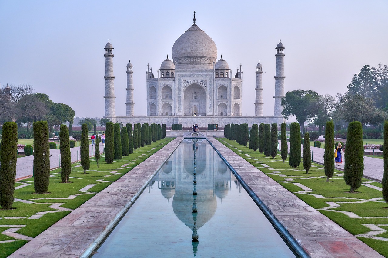 découvrez les avantages du tourisme culturel, qui enrichissent les expériences des voyageurs en favorisant l'échange interculturel, la préservation du patrimoine et le soutien aux économies locales. plongez dans la diversité des cultures et laissez-vous inspirer par les rencontres authentiques.