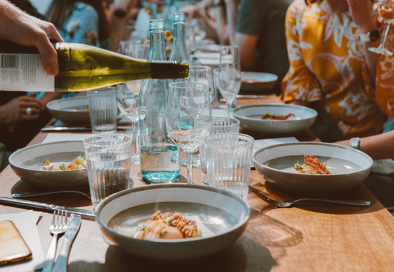 découvrez l'art de préparer un dîner exceptionnel avec nos recettes savoureuses et créatives. que vous organisiez un repas en famille ou un dîner romantique, trouvez l'inspiration et des conseils pratiques pour émerveiller vos convives.