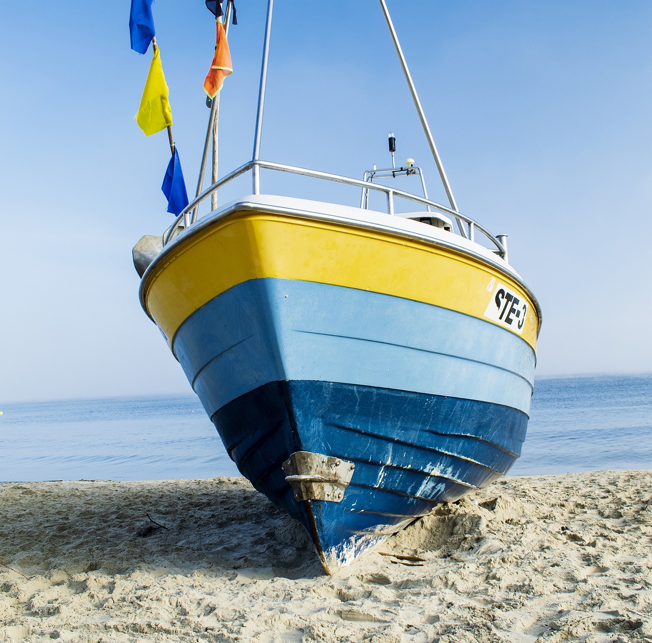 découvrez l'expérience inoubliable d'une croisière en yacht, alliant luxe, confort et paysages à couper le souffle. offrez-vous des moments de détente sur les eaux cristallines tout en explorant des destinations exclusives.
