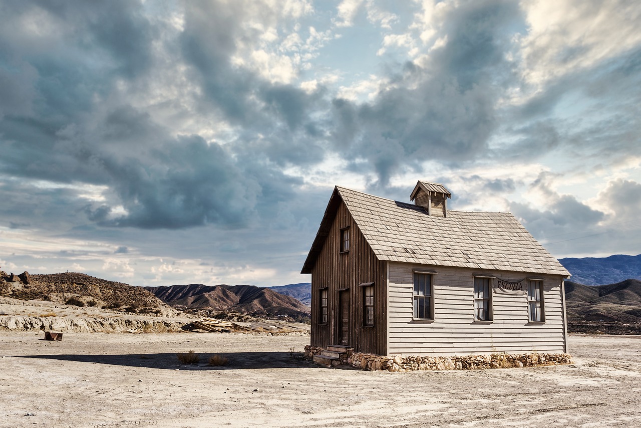 découvrez le concept d'échange de maisons : une manière unique et économique de voyager en immersant dans la culture locale. échangez votre maison avec des voyageurs du monde entier et vivez des expériences authentiques tout en offrant à votre famille des souvenirs inoubliables.