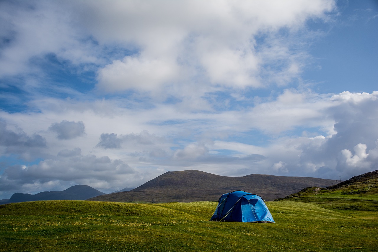 découvrez le camping, une expérience inoubliable en pleine nature. profitez des paysages magnifiques, des activités de plein air et des moments de partage en famille ou entre amis. que vous soyez amateur de tentes, de caravanes ou de mobil-homes, trouvez l'emplacement idéal pour vivre de nouvelles aventures.