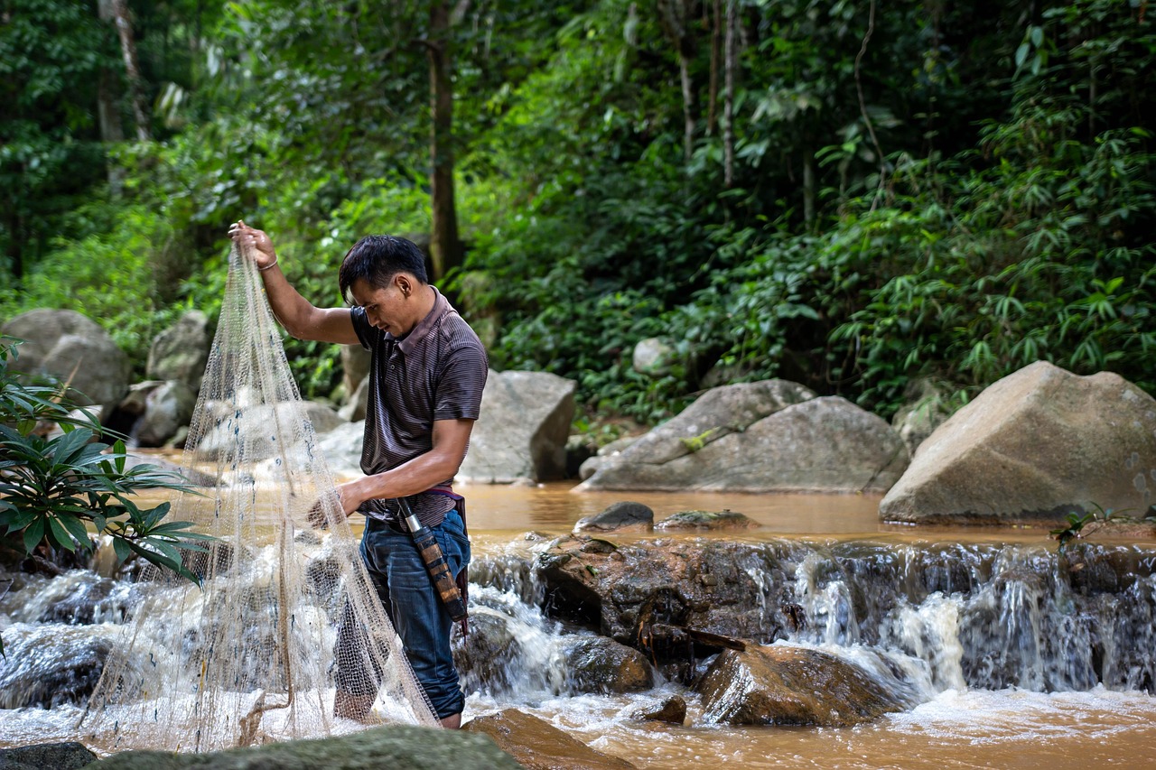 découvrez les traditions de la pêche à travers le monde. explorez les techniques, les rituels et l'importance culturelle de la pêche dans différentes communautés. plongez dans cet univers fascinant où la nature et le savoir-faire humain se rencontrent.