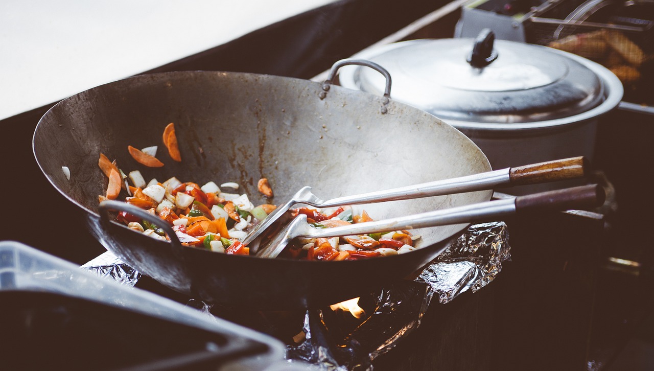 découvrez l'authenticité de la cuisine de rue asiatique avec des saveurs exotiques, des plats savoureux et une expérience culinaire unique. savourez des mets traditionnels tout en vous immergeant dans la culture vibrante des rues d'asie.